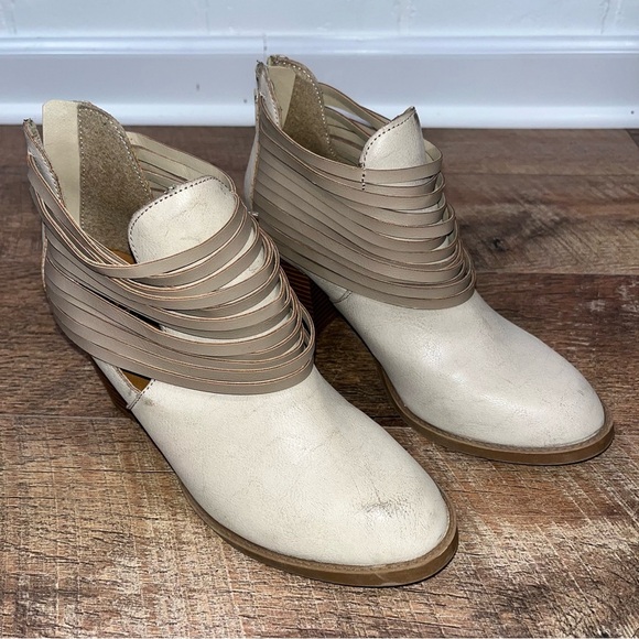 Rampage Verna Strappy Booties in Creamy Tan - Picture 3 of 11